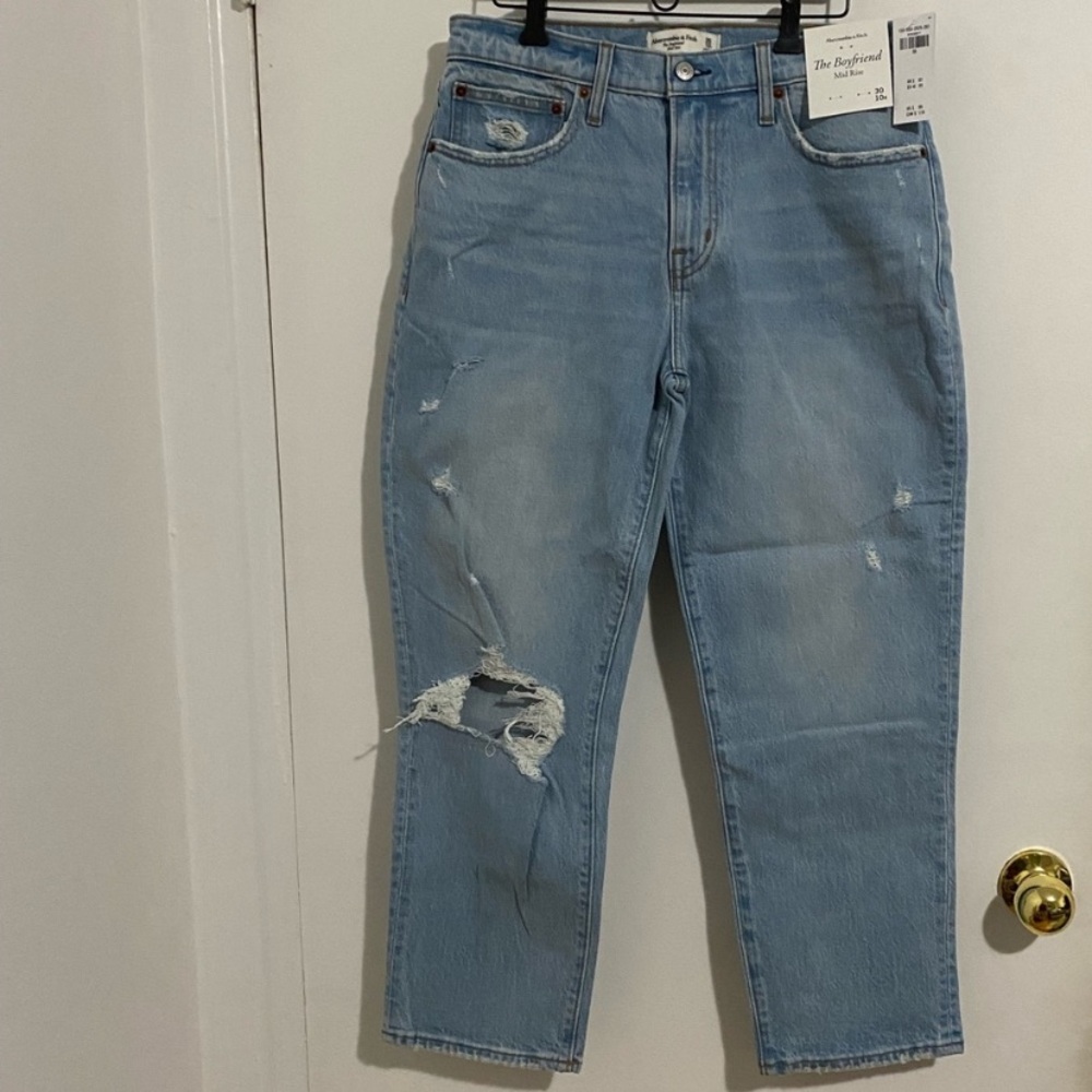 Abercrombie & Fitch Boyfriend Mid Rise Distressed Jeans - Picture 2 of 6